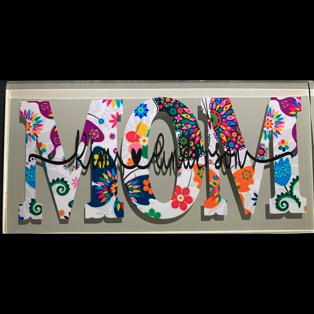 Customizable Mother’s Day gift